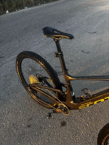 Tweedehands Scott Spark RC Team Issue 2024 2024 Mountainbike — afbeelding 2 van 6
