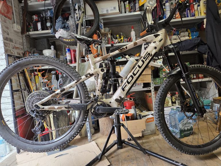 Used Focus SAM² 6.8 2022 2022 Mountainbike, Light Gray, 29 — image 4 of 8
