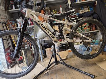 Used Focus SAM² 6.8 2022 2022 Mountainbike, Light Gray, 29 — image 3 of 8