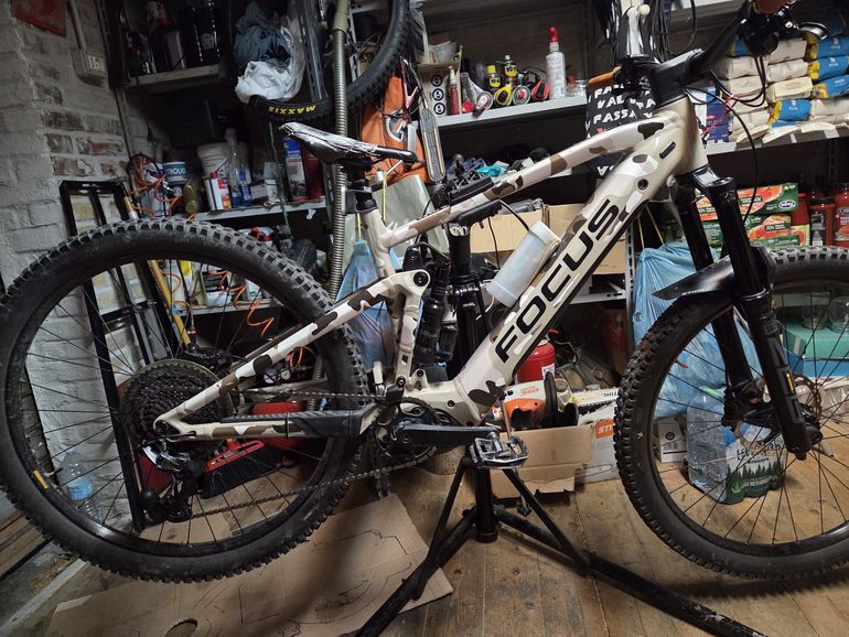 Used Focus SAM² 6.8 2022 2022 Mountainbike, Light Gray, 29 — image 7 of 8