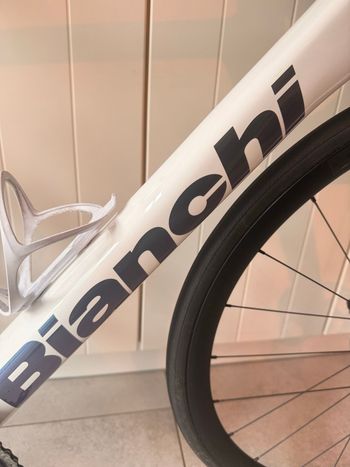 Used Bianchi Sprint 105 2025 2025 Road & Gravel, White — image 4 of 5
