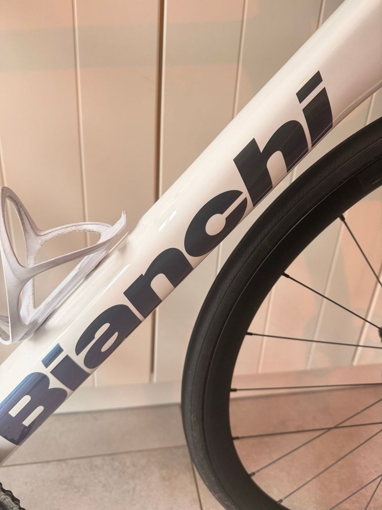 Used Bianchi Sprint 105 2025 2025 Road & Gravel, White — image 4 of 5