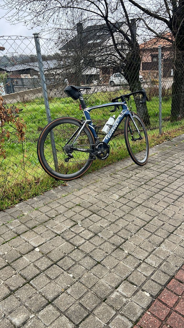 Used Wilier Cento1air Campagnolo Record 2016 Road & Gravel, Blue — image 2 of 5