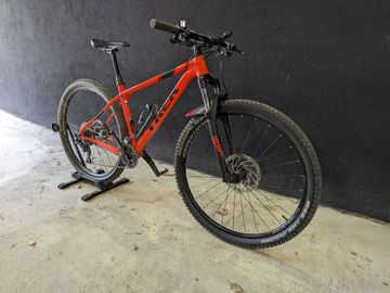 Used Trek Procaliber 6 2018 2018 Mountainbike, Orange, 27.5, 29 — image 2 of 7