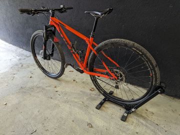 Used Trek Procaliber 6 2018 2018 Mountainbike, Orange, 27.5, 29 — image 5 of 7
