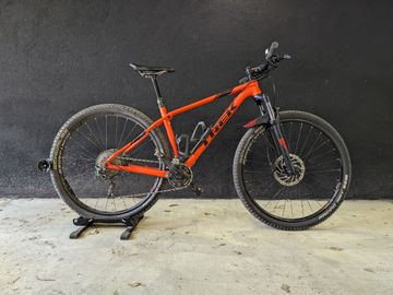 Used Trek Procaliber 6 2018 2018 Mountainbike, Orange, 27.5, 29 — image 1 of 7