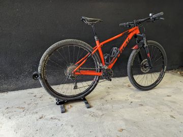 Used Trek Procaliber 6 2018 2018 Mountainbike, Orange, 27.5, 29 — image 3 of 7