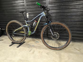 Used Devinci Troy 29 GX 12s 2020 2020 Mountainbike, Light Gray, 29 — image 3 of 12