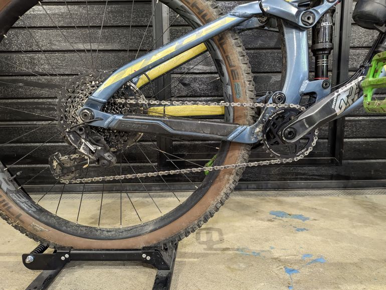 Used Devinci Troy 29 GX 12s 2020 2020 Mountainbike, Light Gray, 29 — image 10 of 12