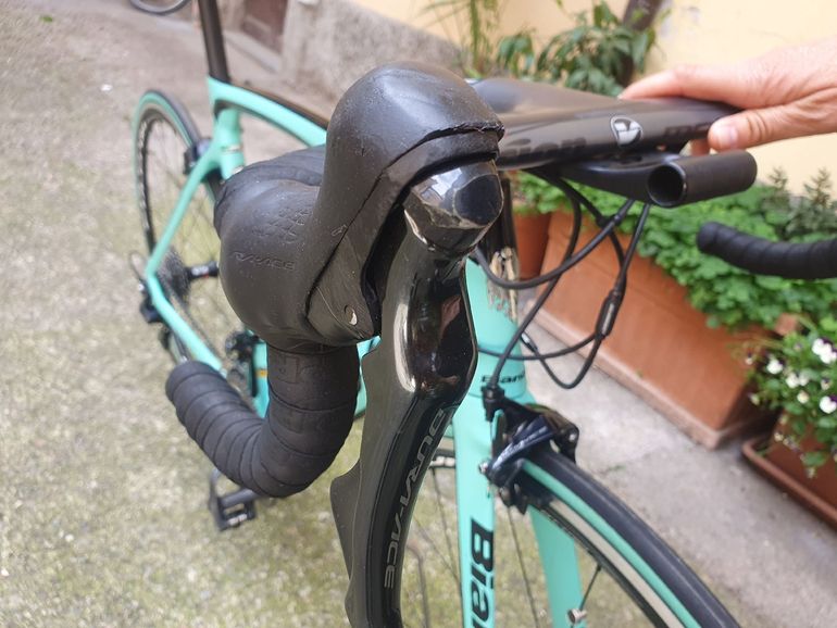 Used Bianchi Oltre Shimano Dura Ace 2017 Road & Gravel — image 4 of 5
