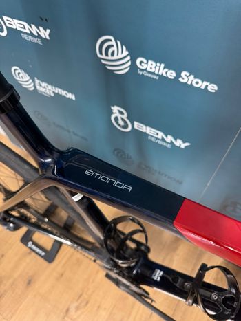 Used Trek Émonda SLR 7 eTap 2022 2022 Road & Gravel — image 5 of 16