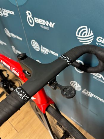 Used Trek Émonda SLR 7 eTap 2022 2022 Road & Gravel — image 9 of 16