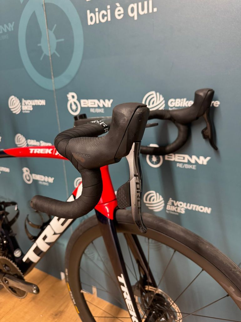 Used Trek Émonda SLR 7 eTap 2022 2022 Road & Gravel — image 12 of 16