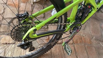 Used Cannondale Jekyll Carbon 1 2017 2017 Mountainbike, Grün, 27.5 — image 7 of 8