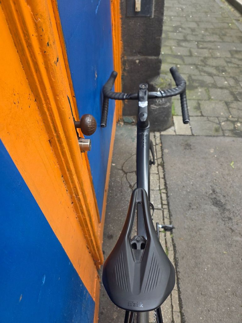 Used Orbea ORCA M25TEAM 2021 2021 Road & Gravel, Negro — image 7 of 9