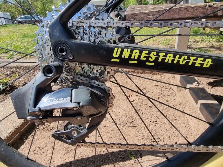 Used BMC Urs SRAM Force 2021 Road & Gravel, Black — image 7 of 14