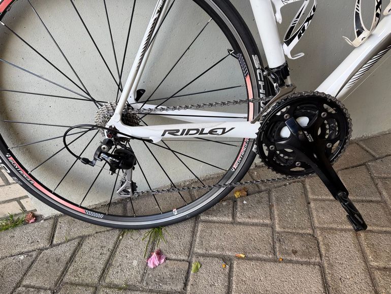 Used Ridley Helium Shimano 105 2019 Road & Gravel, White — image 3 of 12