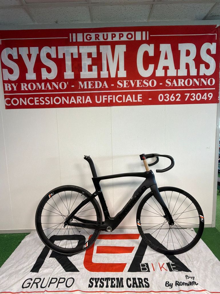 Used Pinarello DOGMA F 1K 2025 Frameset 2025 Road & Gravel, Schwarz — image 1 of 6