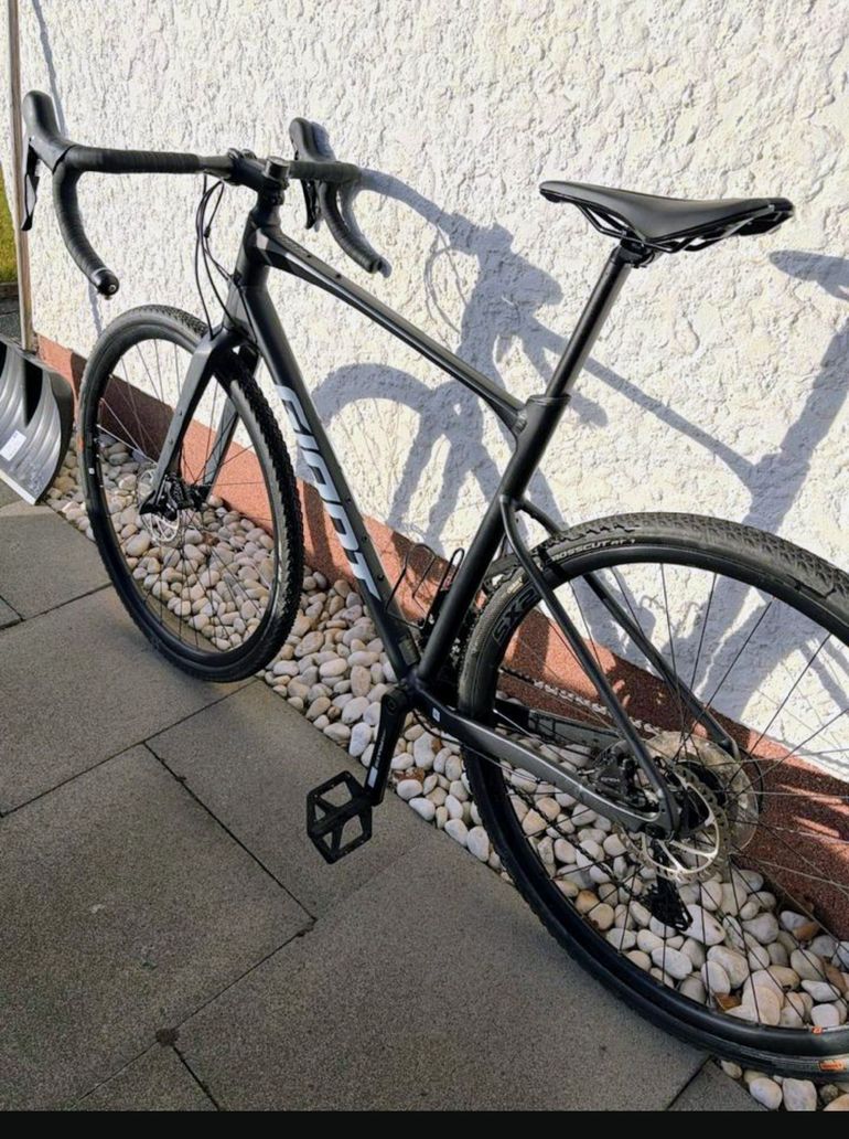 Used Giant Revolt 0 Giant Revolt 0 Custom Shimano GRX 2022 Road & Gravel, Black — image 2 of 3