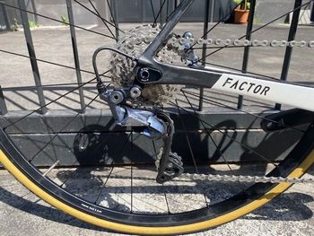 Used Factor O2 - Shimano Ultegra 2023 2023 Road & Gravel, White — image 2 of 5