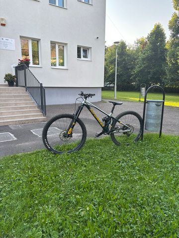 Używany Mondraker SUPERFOXY R 2023 2023 Mountainbike — zdjęcie 14 z 15
