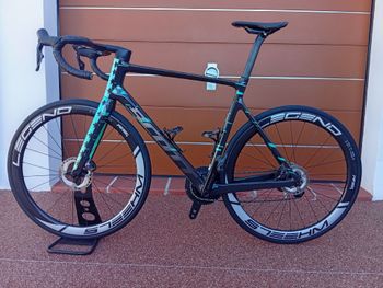 Used Scott Addict RC Supersonic Scott Addict RC Supersonic Custom Shimano Ultegra Di2 2023 Road & Gravel