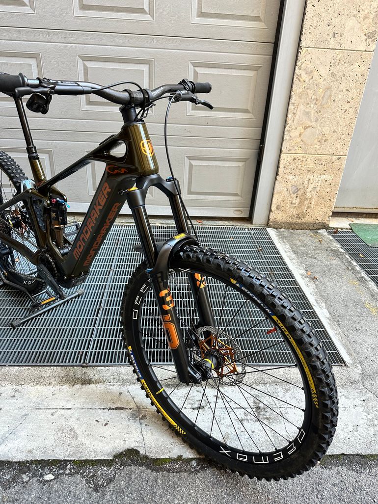Used Mondraker CRAFTY CARBON XR LTD 2023 2023 Mountainbike — image 1 of 9