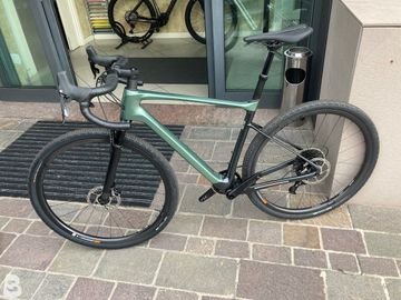 Giant Revolt X Advanced Pro 2 2023 2023 Road & Gravel usato