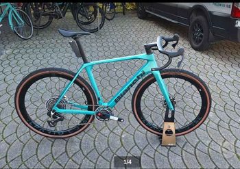 Used Bianchi Impulso RC RED XPLR disc 2025 2025 Road & Gravel