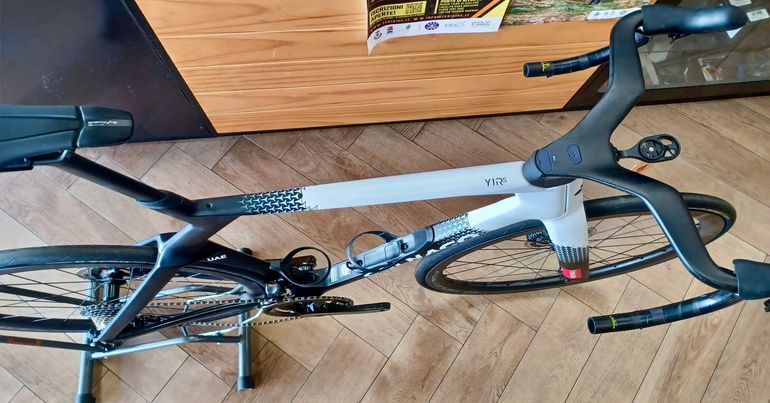 Used Colnago Y1Rs Shimano Dura Ace Di2 2025 2025 Road & Gravel, White — image 7 of 10