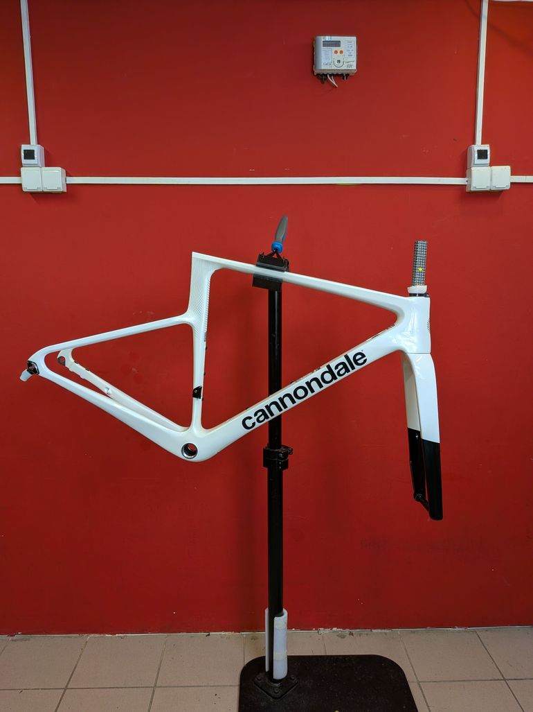 Used Cannondale SuperSix EVO Carbon Frameset 2025 Frameset 2025 Road & Gravel, White — image 2 of 23