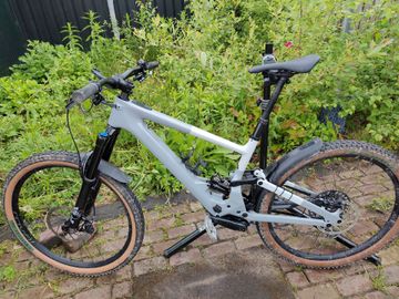 Used Specialized Turbo kenevo SRAM X01 Eagle AXS 2022 Mountainbike, Light Gray — image 8 of 13