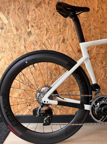 Used Specialized Tarmac SRAM Rival eTap AXS 2021 Road & Gravel — image 2 of 5