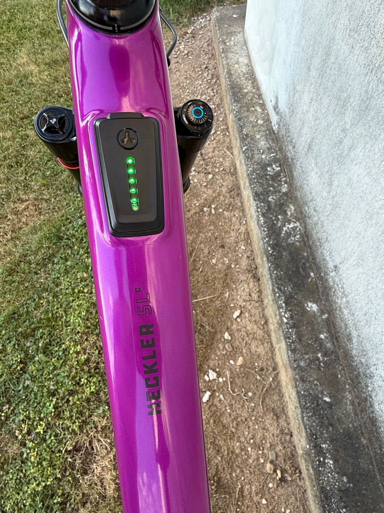Used Santa Cruz HECKLER S 29 / Carbon C 2024 2024 Mountainbike, Purple, 29, 27.5 — image 2 of 3