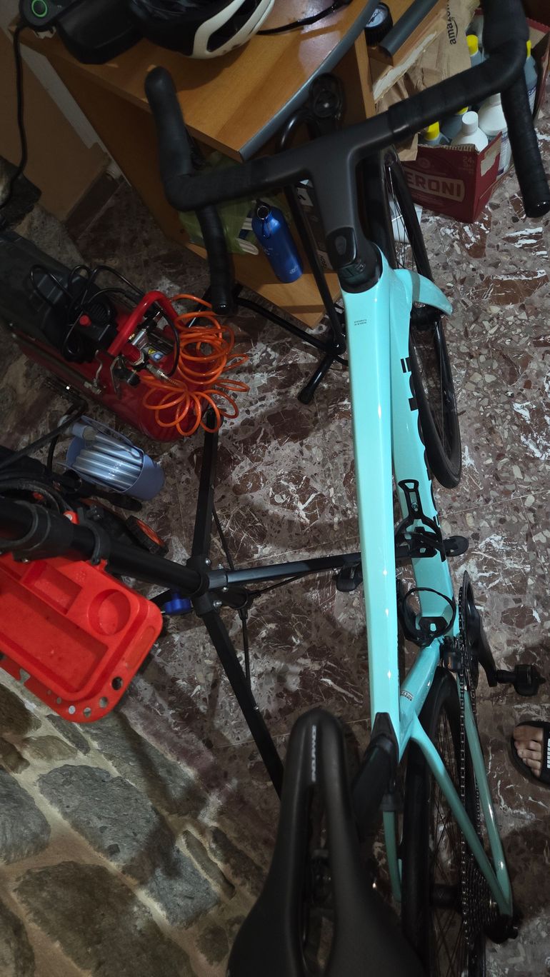 Used Bianchi Specialissima Shimano Ultegra Di2 2025 Road & Gravel, Blau — image 9 of 9