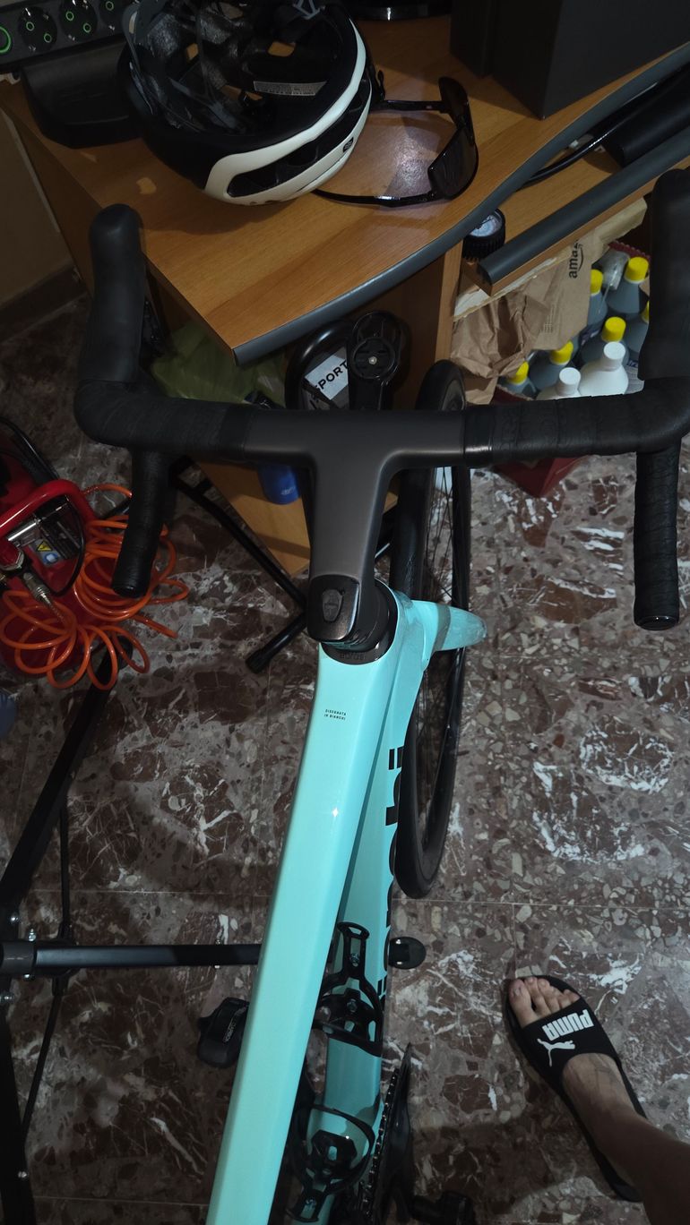 Used Bianchi Specialissima Shimano Ultegra Di2 2025 Road & Gravel, Blau — image 8 of 9