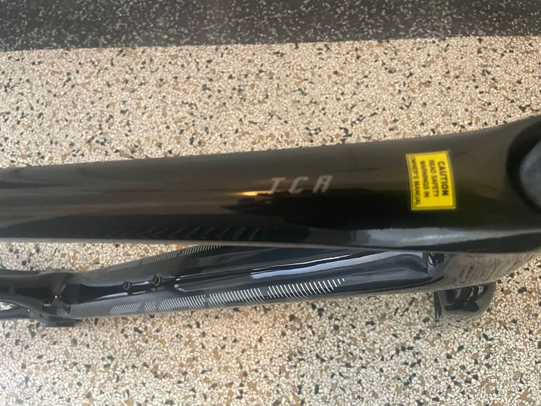 Used Giant TCR Advanced SL Disc Frameset 2023 Frameset 2023 Road & Gravel — image 7 of 7