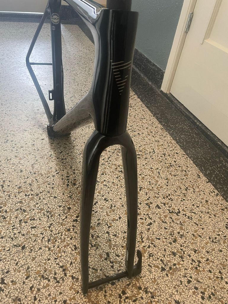 Used Giant TCR Advanced SL Disc Frameset 2023 Frameset 2023 Road & Gravel — image 6 of 7
