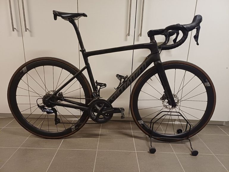 Used Specialized Women's Tarmac Disc Comp 2019 2019 Road & Gravel, Black — image 1 of 10