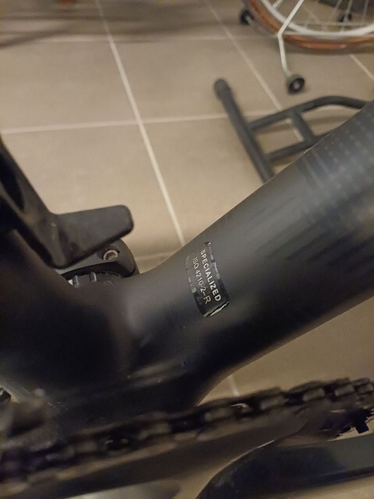 Used Specialized Women's Tarmac Disc Comp 2019 2019 Road & Gravel, Black — image 7 of 10
