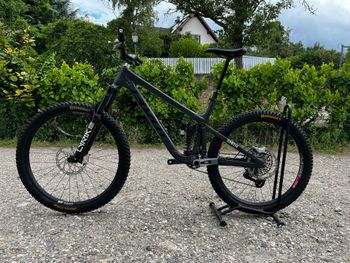 Used Pivot Mach 6 SRAM GX Eagle AXS 2025 Mountainbike, Black — image 2 of 11