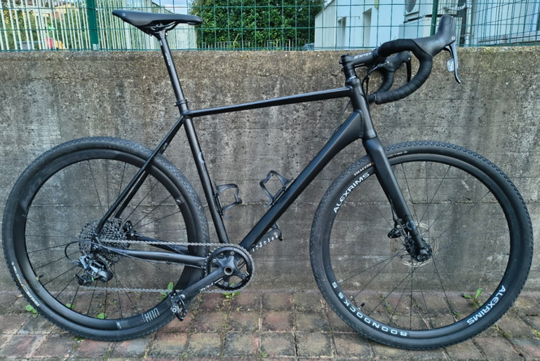 Used Serious Gravix Elite schwarz 2023 2023 Road & Gravel, Black — image 1 of 9