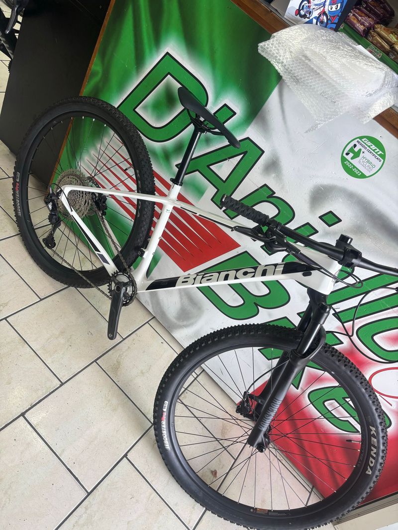 Used Bianchi Nitron 9.3 XT/SLX 2025 2025 Mountainbike, White — image 14 of 14