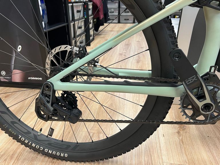 Used Specialized Epic 8 EVO Pro - SRAM X0 AXS, FOX Factory 2024 2024 Mountainbike, Green, 29 — image 3 of 5