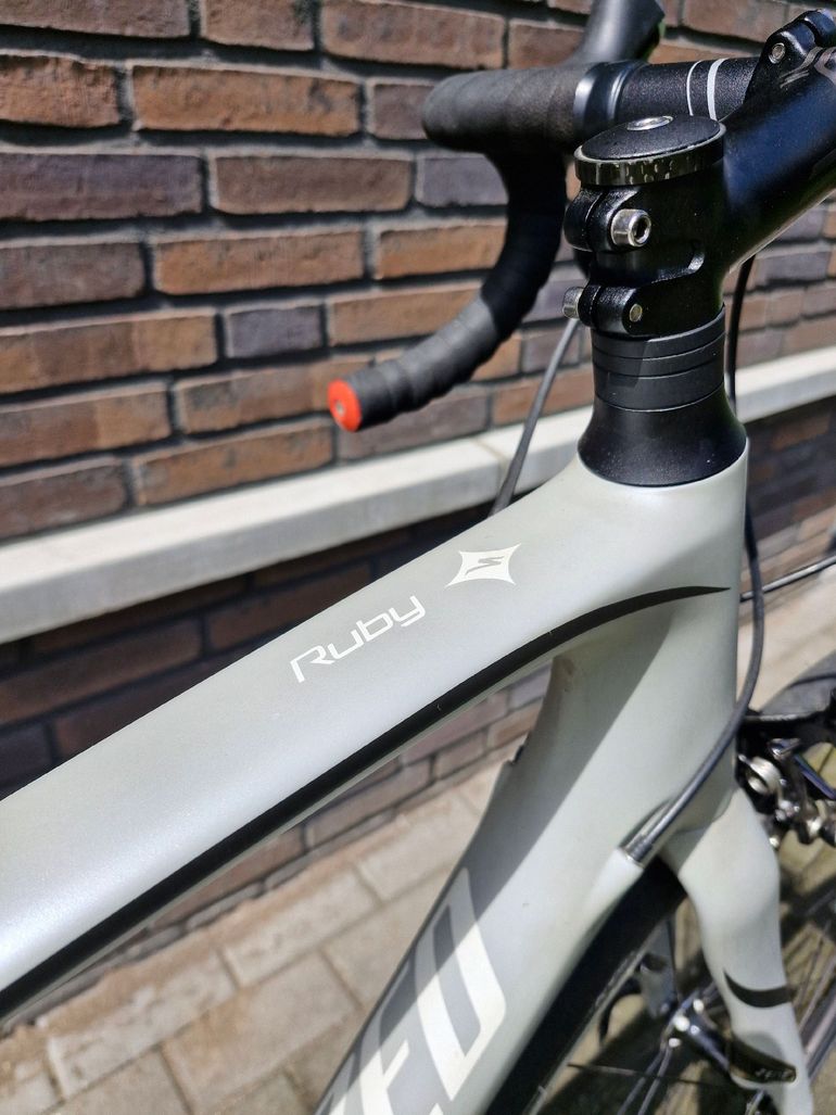 Used Specialized Ruby SL4 Sport - Rim Brake 2017 2017 Road & Gravel, Light Gray — image 10 of 15