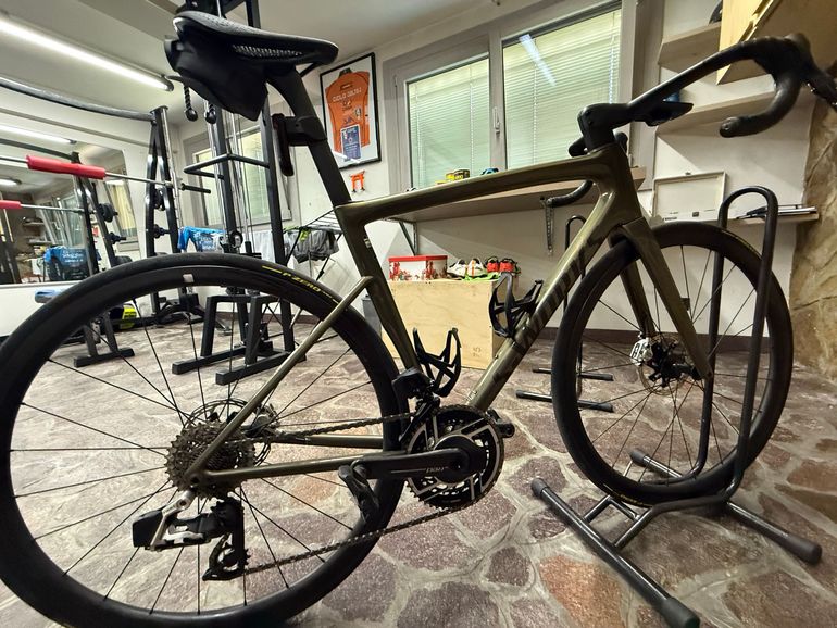 Used Specialized S-Works Tarmac SL8 – SRAM RED AXS 2025 2025 Road & Gravel, Green — image 1 of 3