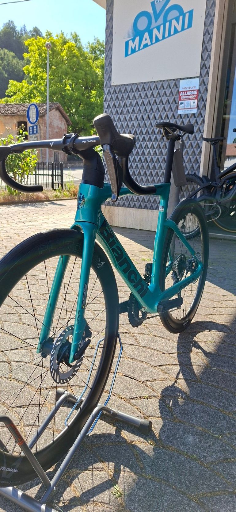 Used Bianchi Oltre Comp Ultegra Di2 2025 2025 Road & Gravel — image 5 of 7