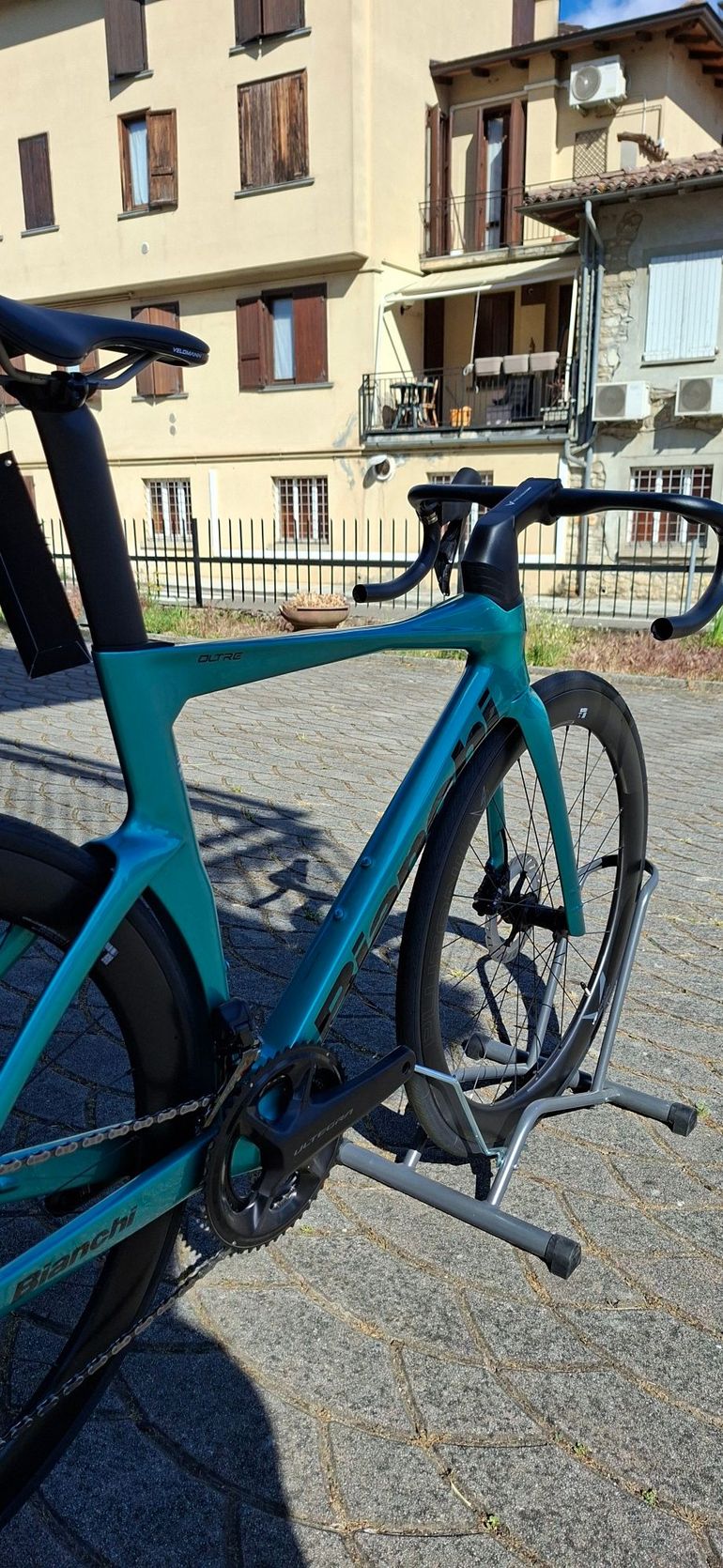 Used Bianchi Oltre Comp Ultegra Di2 2025 2025 Road & Gravel — image 4 of 7