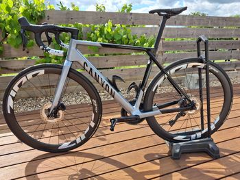 Used Canyon Ultimate CF SL 7 Di2 Aero 2025 2025 Road & Gravel, Light Gray — image 2 of 7