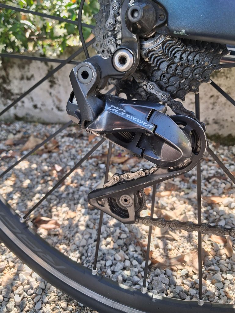 Used Pinarello Dogma Shimano Ultegra Di2 2018 Road & Gravel, Blue — image 10 of 14